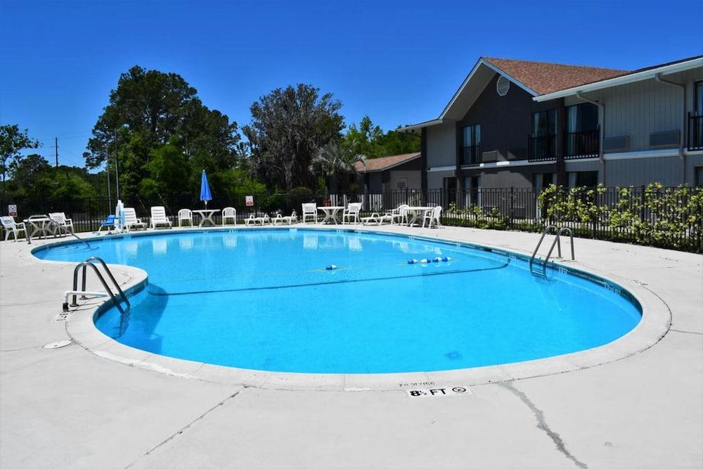 Howard Johnson By Wyndham Beaufort/Parris Island Dış mekan fotoğraf